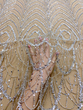 Dantela Couture Argintie cu Tulle Nude cu Model Geometric cu Margele si Paiete